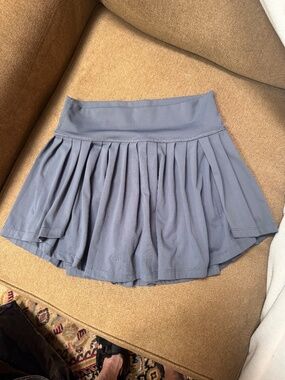 Goldhinge Grey Tennis Skirt Size Medium Like New